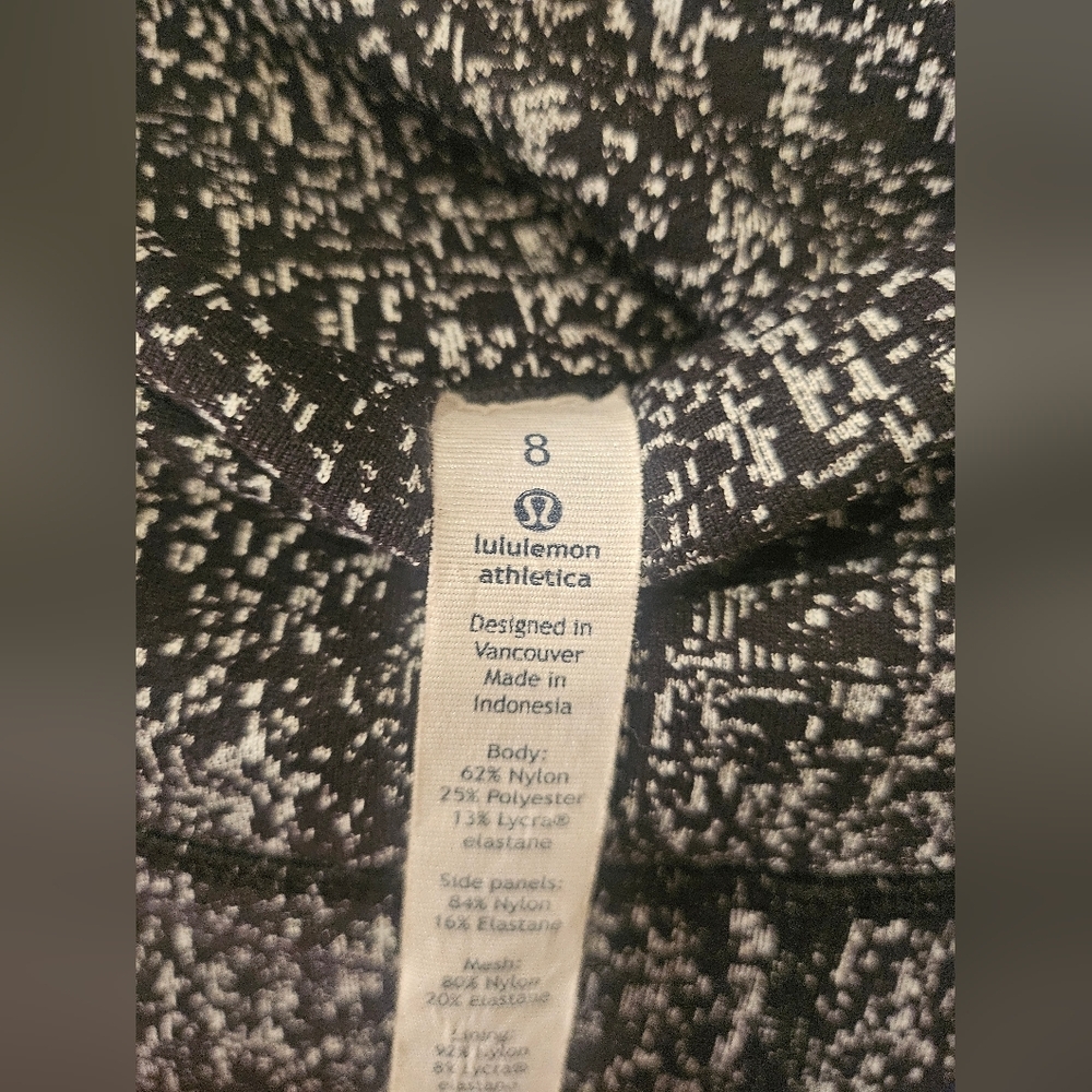 Lululemon Physic Tight 28", Size 8 - Picture 4 of 7